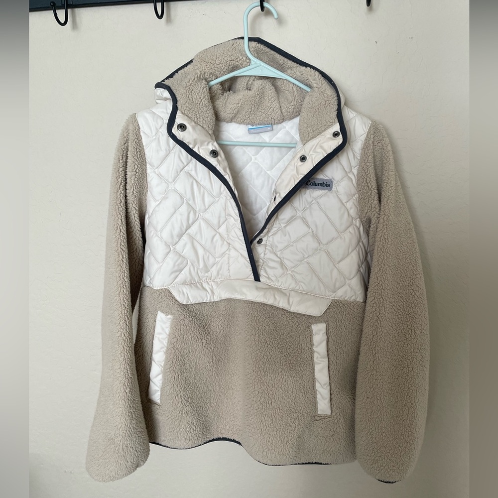 Columbia sweatshirt